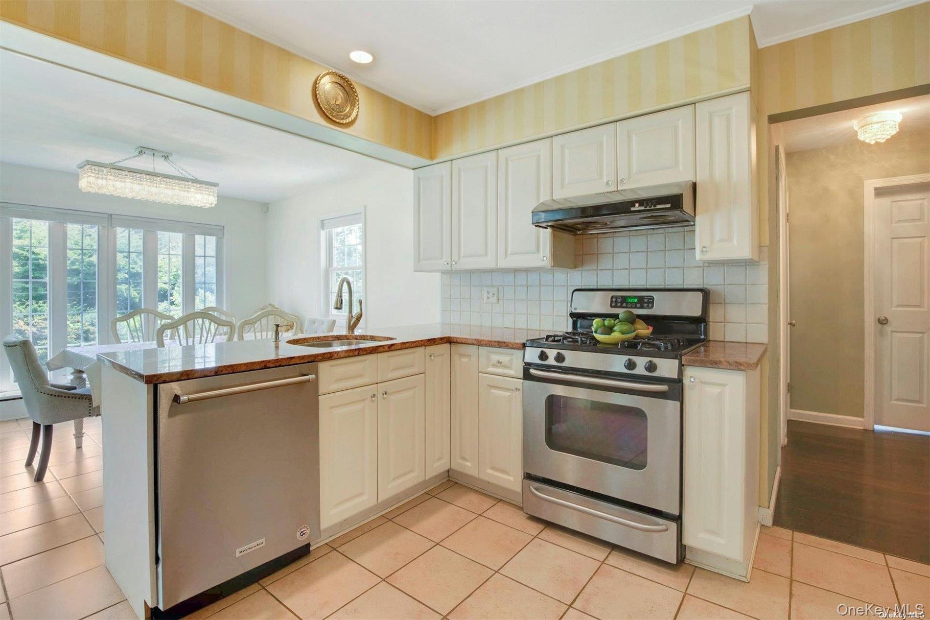 18 Addison Lane – For Rent photo 23