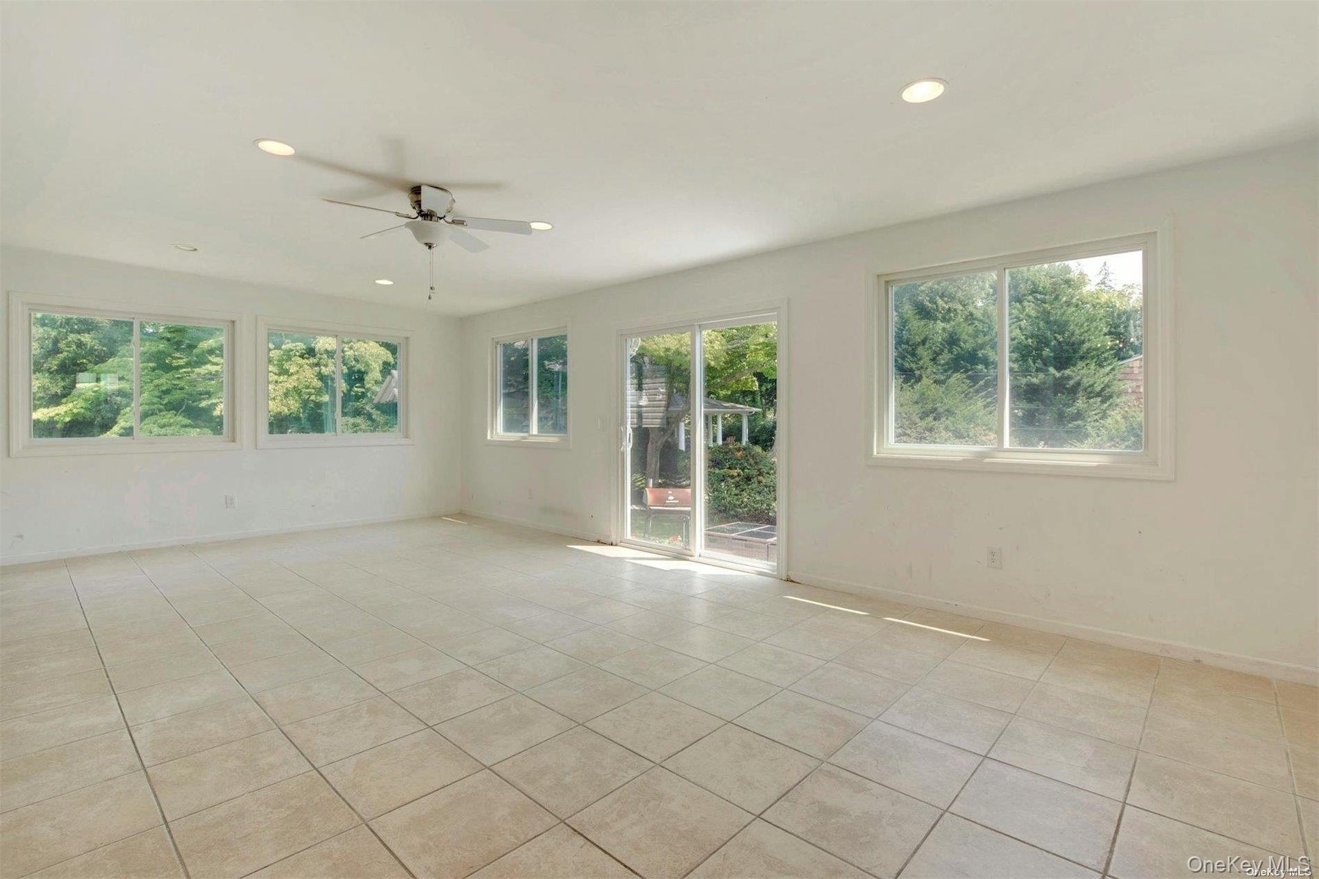 18 Addison Lane – For Rent photo 11