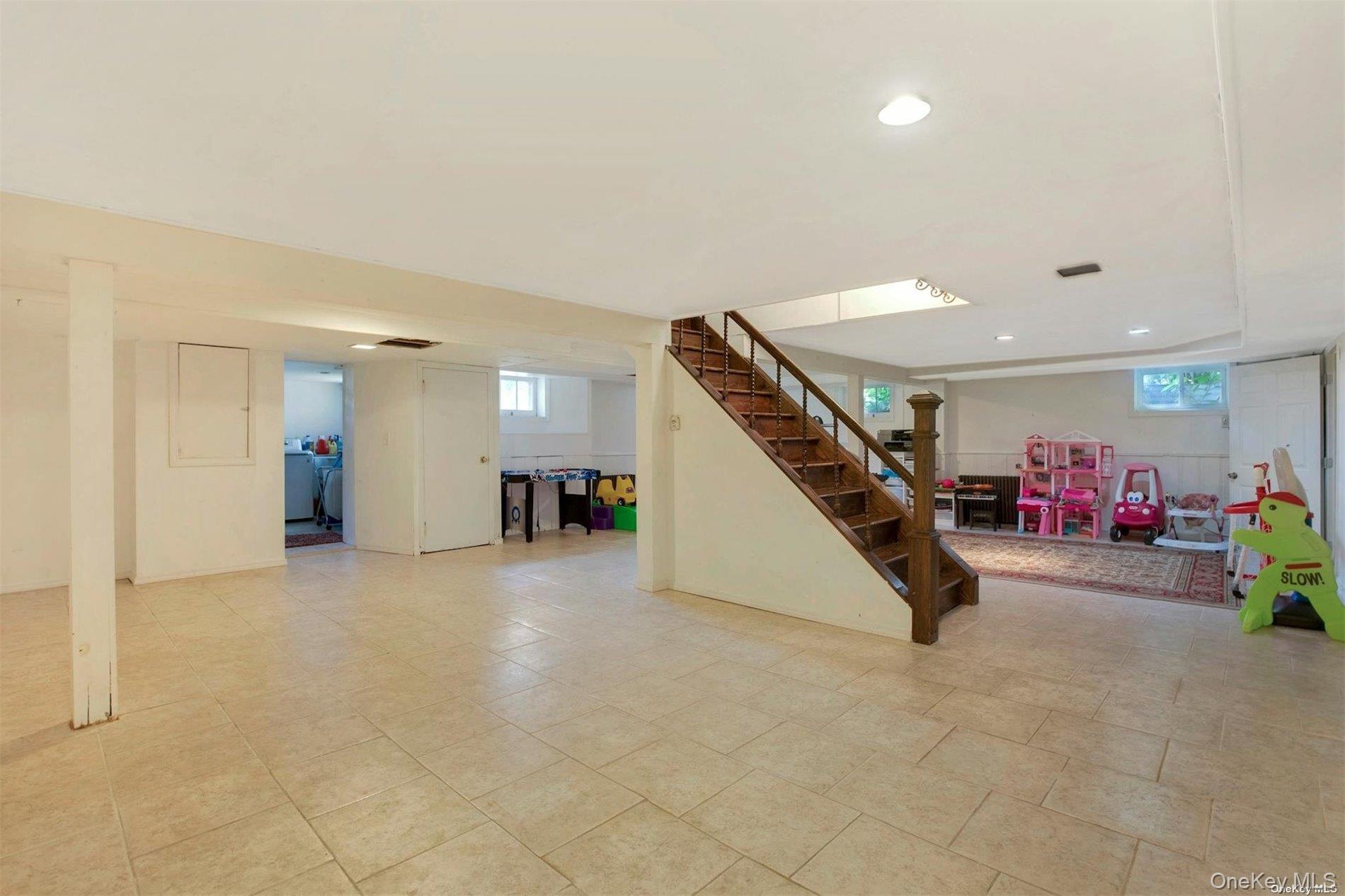 18 Addison Lane – For Rent photo 3
