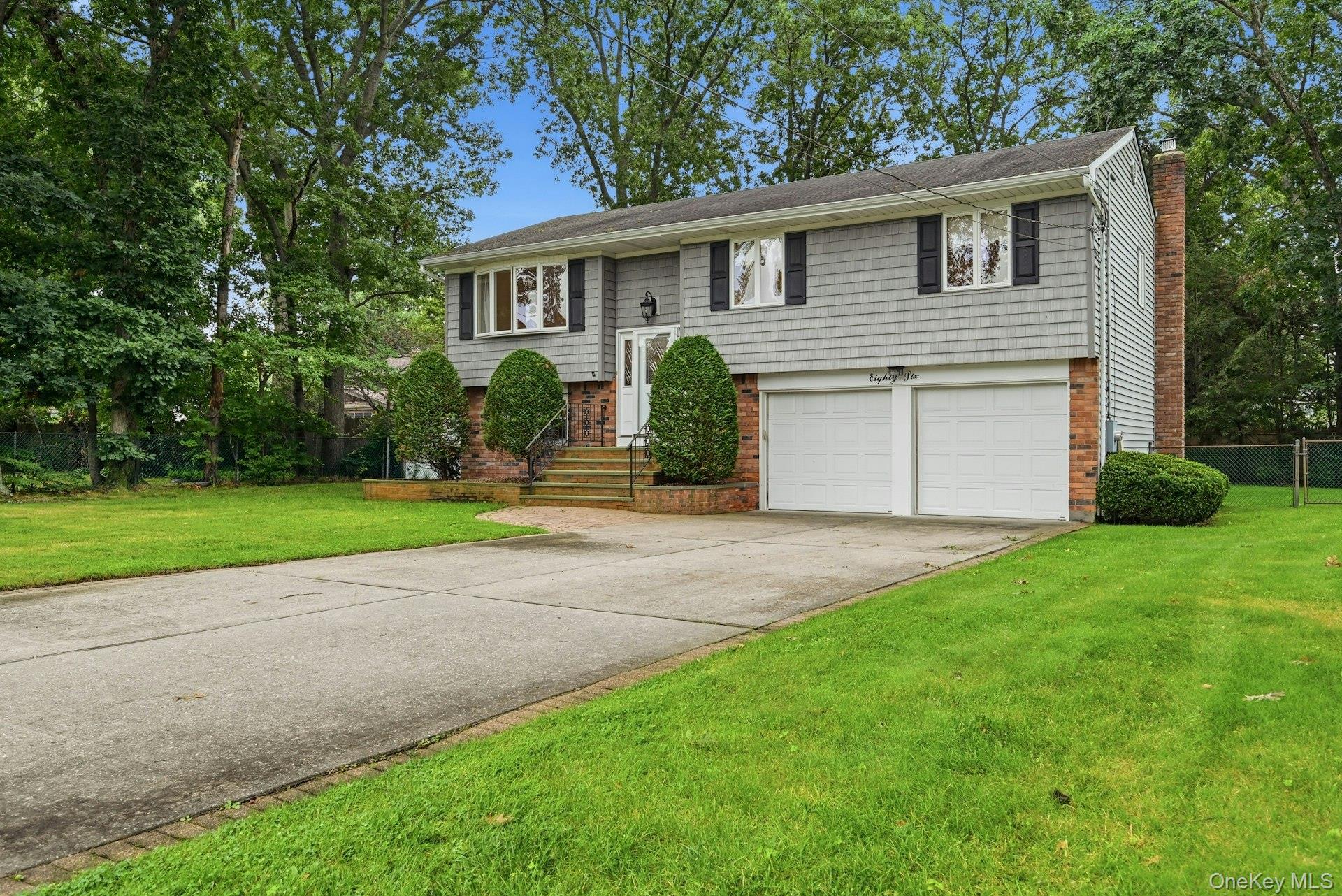 86 39th Street – For Sale photo 2