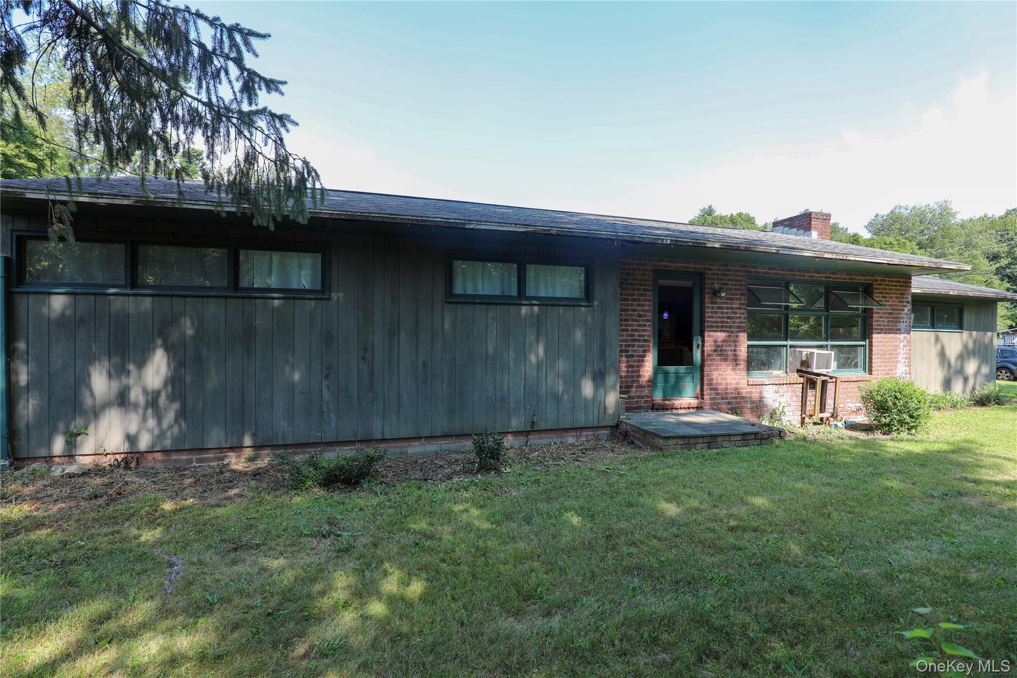 203 Maple Lane – For Sale