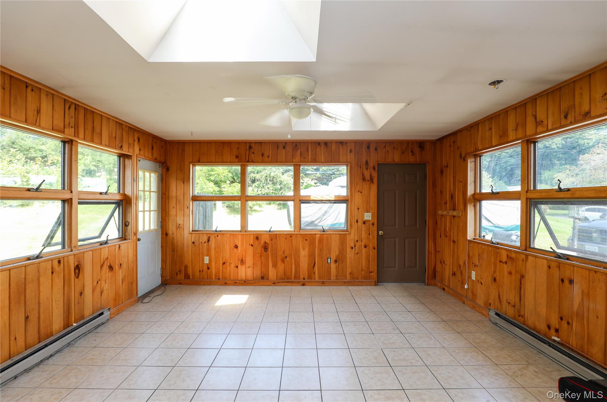 203 Maple Lane – For Sale photo 18
