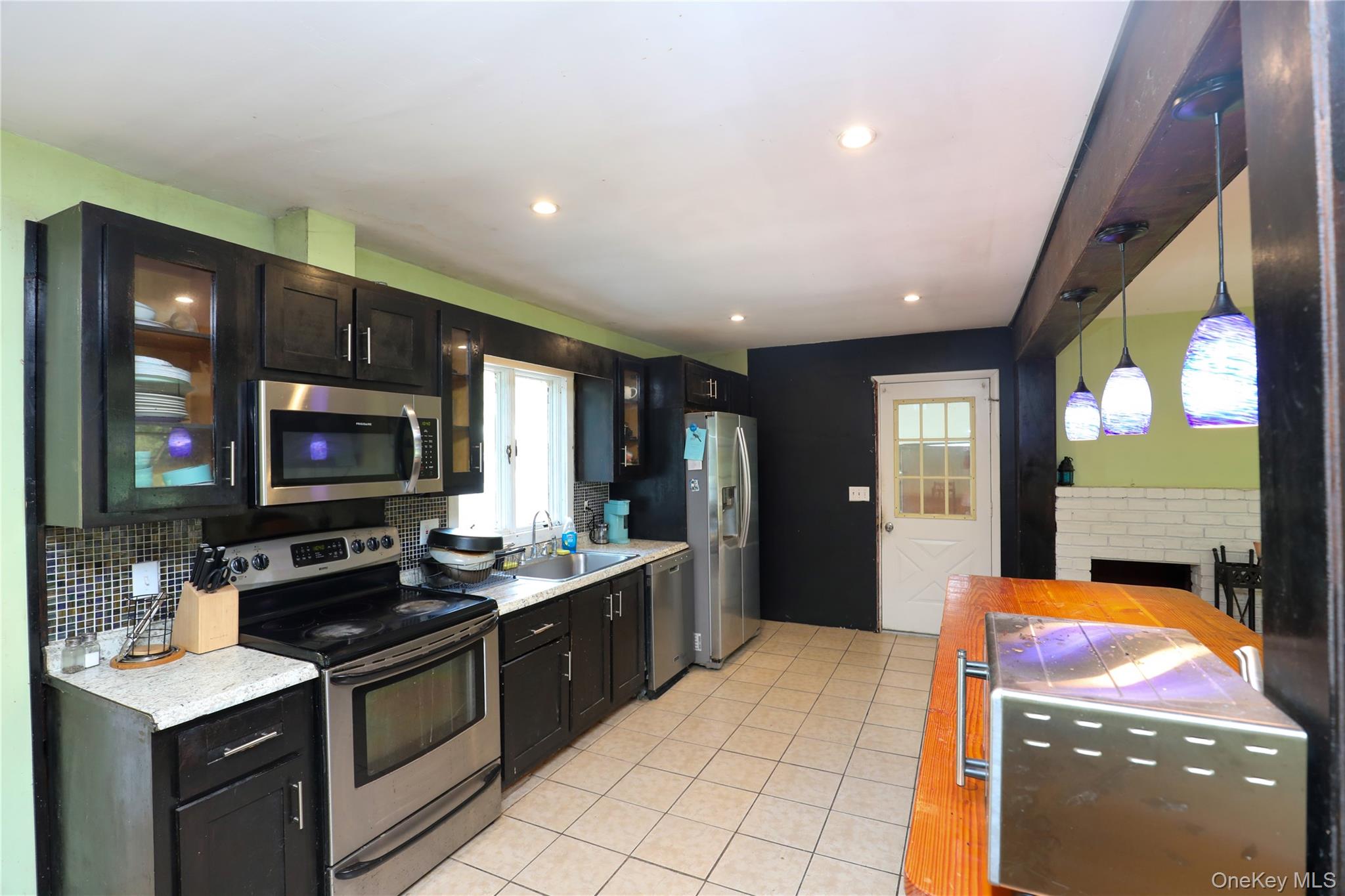 203 Maple Lane – For Sale photo 15