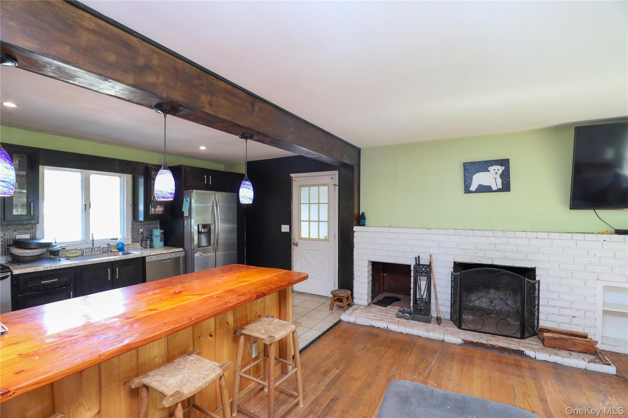 203 Maple Lane – For Sale photo 4