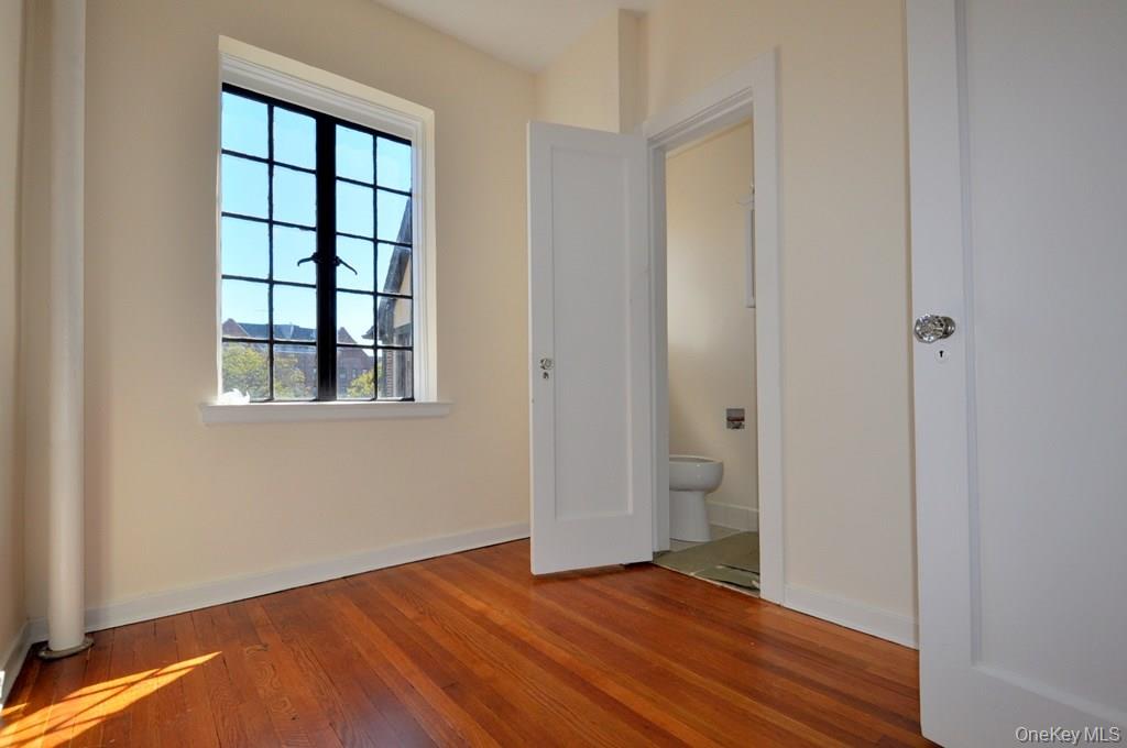 155 Garth Road, Unit 4D photo 25