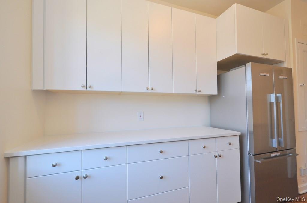 155 Garth Road, Unit 4D photo 6