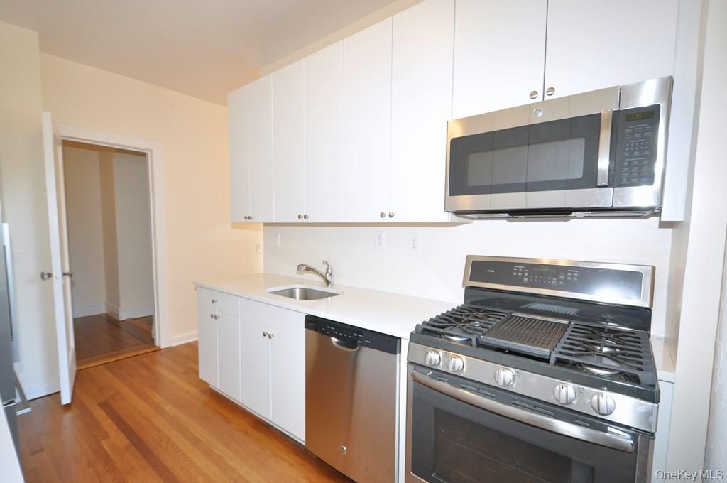 155 Garth Road, Unit 4D photo 8
