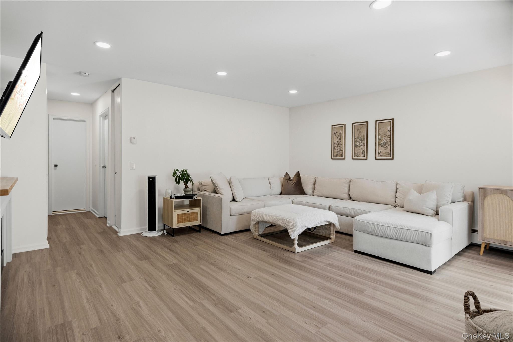 36 Richmond Boulevard, Unit 4A photo 4