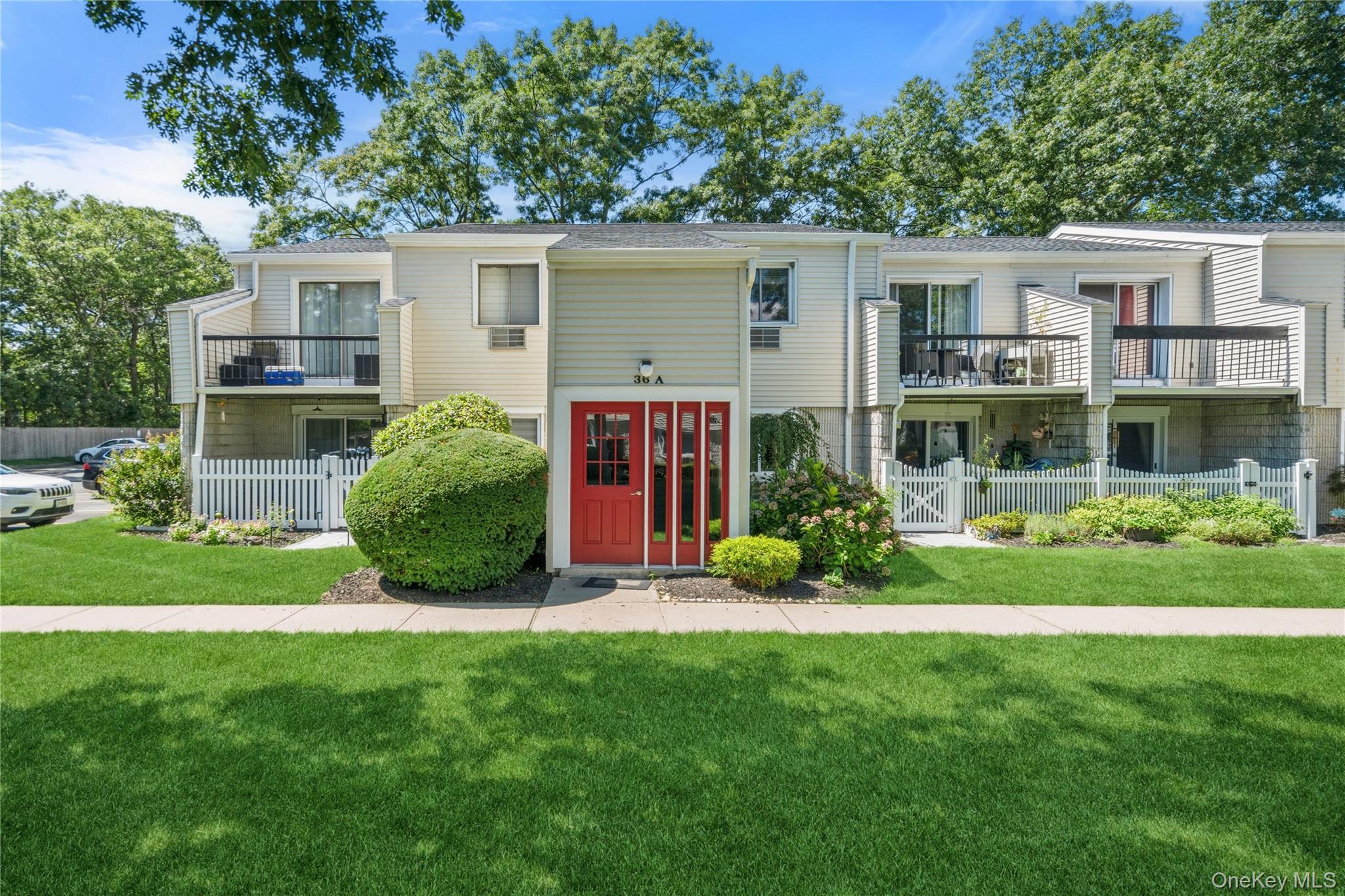 36 Richmond Boulevard, Unit 4A