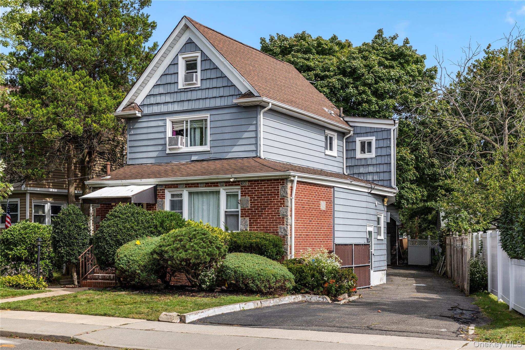 14 Chestnut Street – For Sale