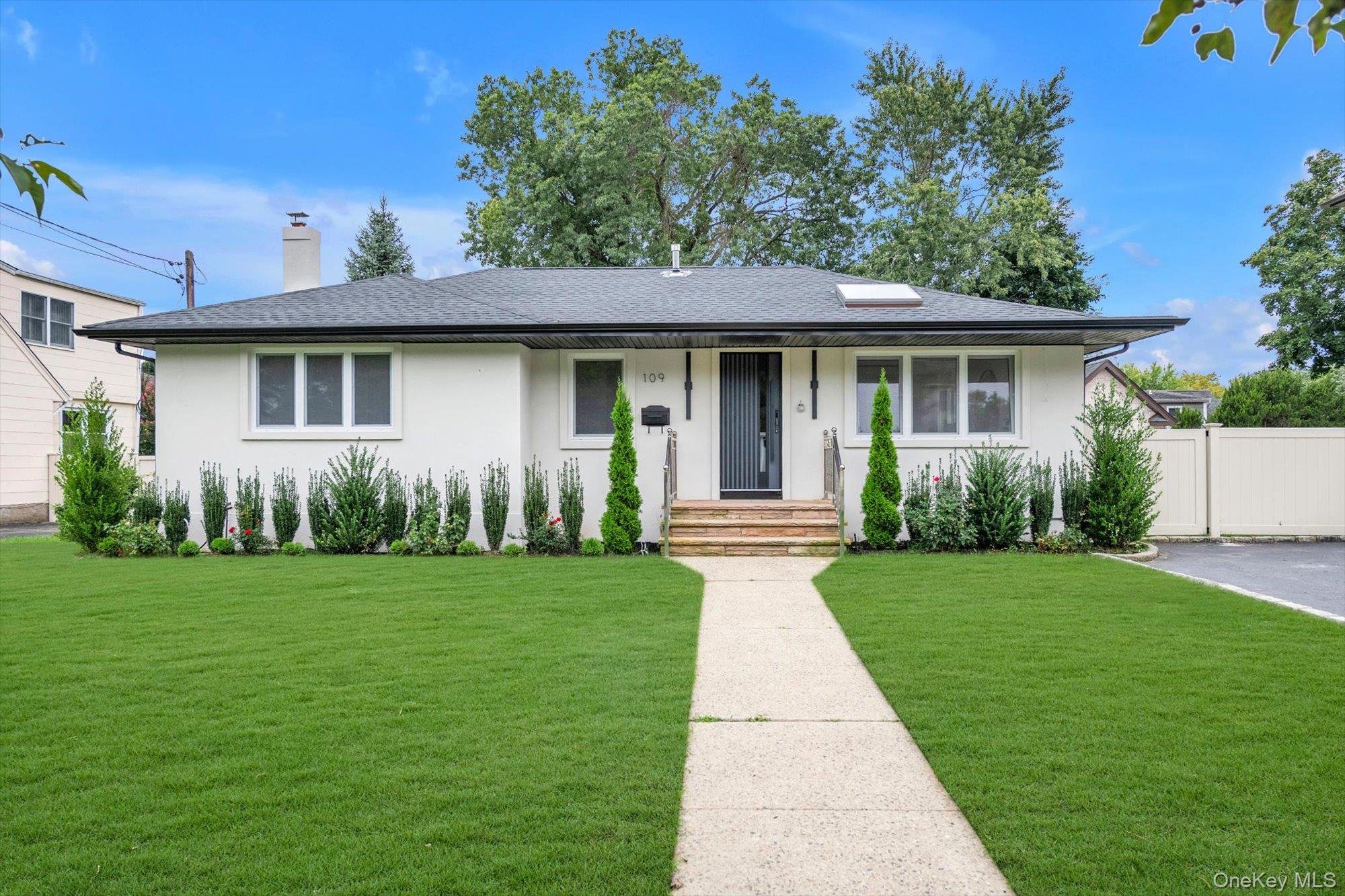 109 Nassau Drive – For Sale
