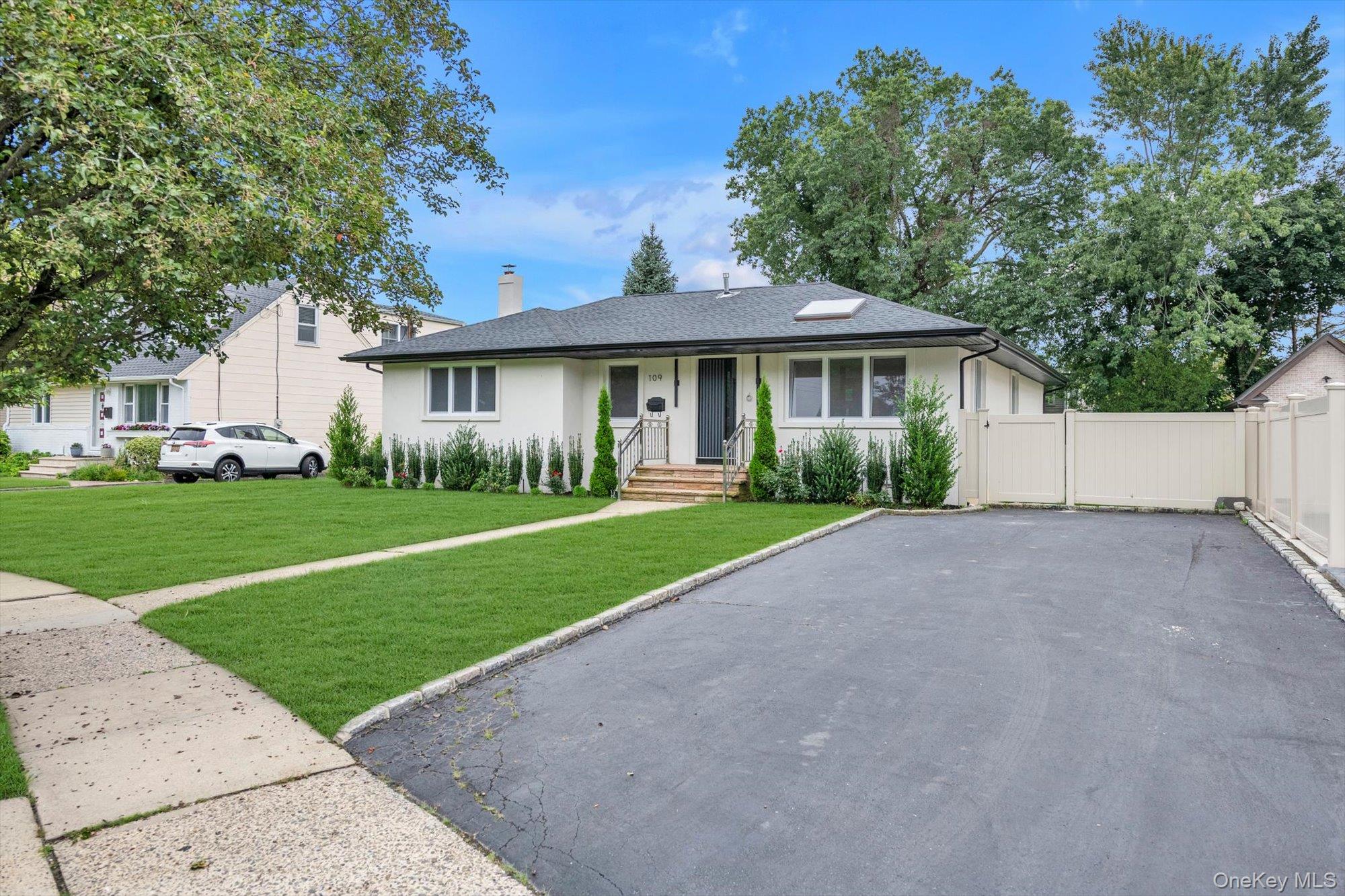 109 Nassau Drive – For Sale photo 27