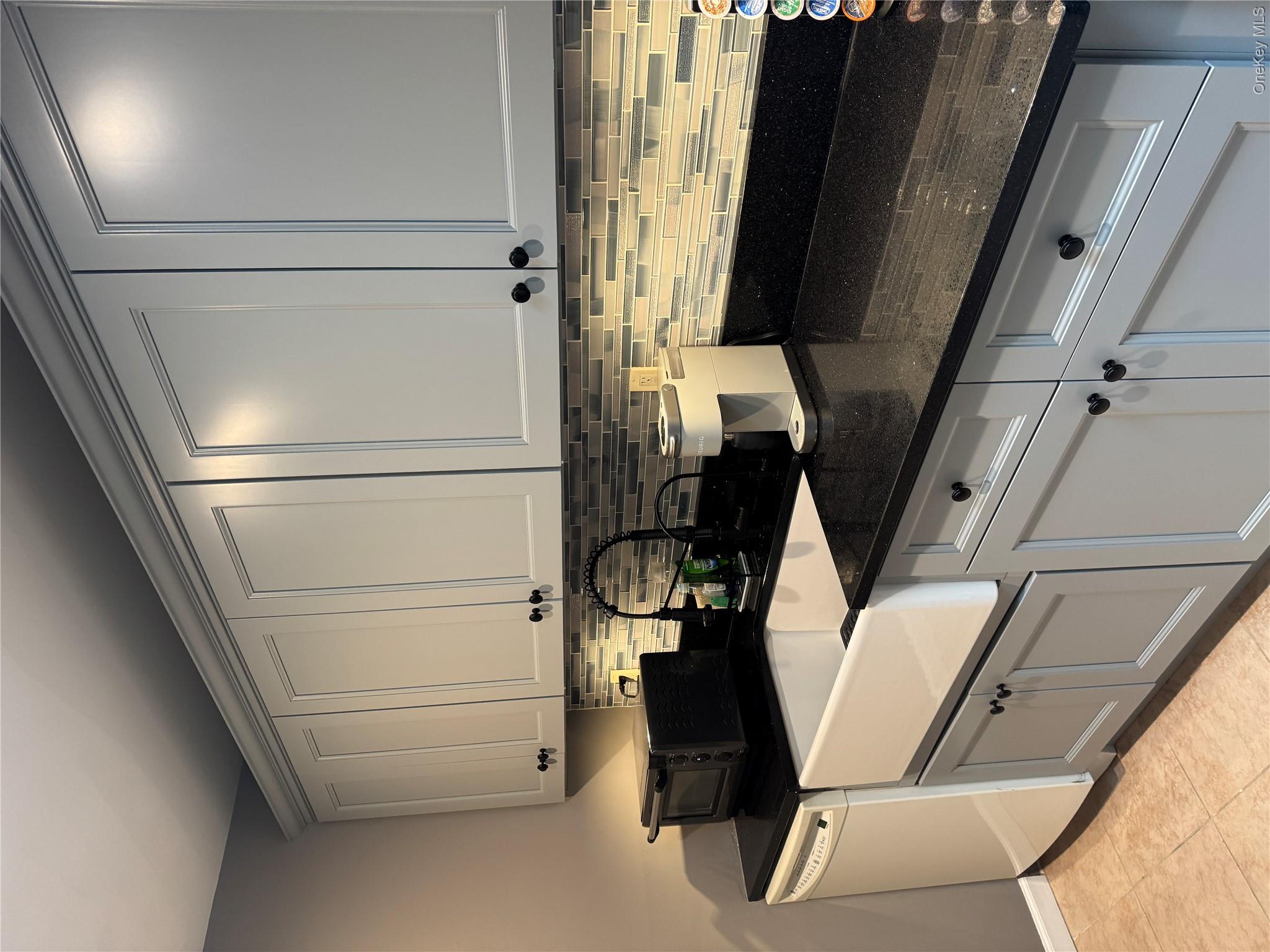 134 Eastbourne Court, Unit A photo 2