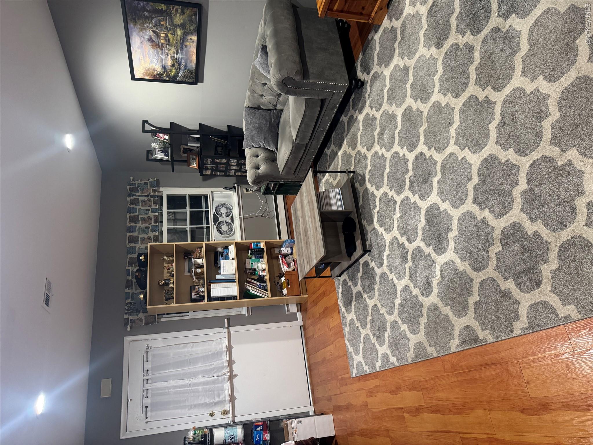 134 Eastbourne Court, Unit A photo 3