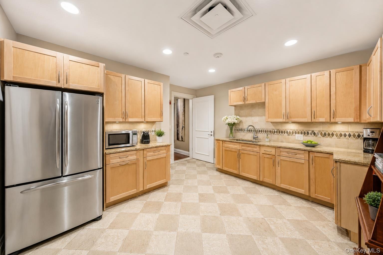 323 Trump Park – For Sale photo 33