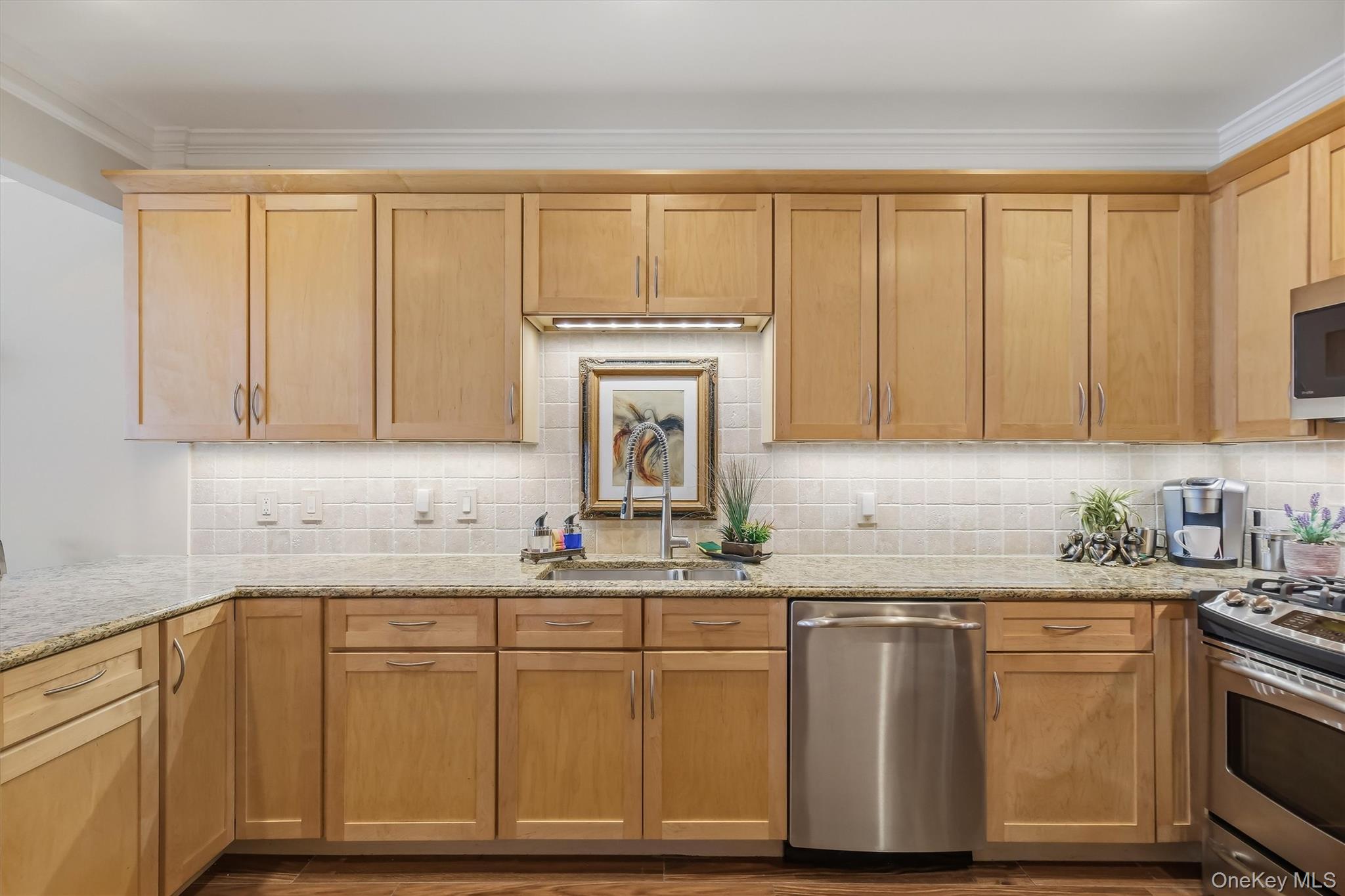 323 Trump Park – For Sale photo 2