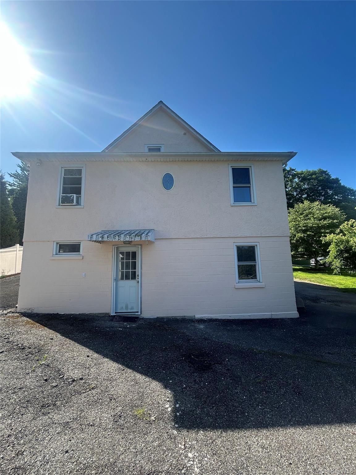 34 Bedford Ave – For Rent photo 2