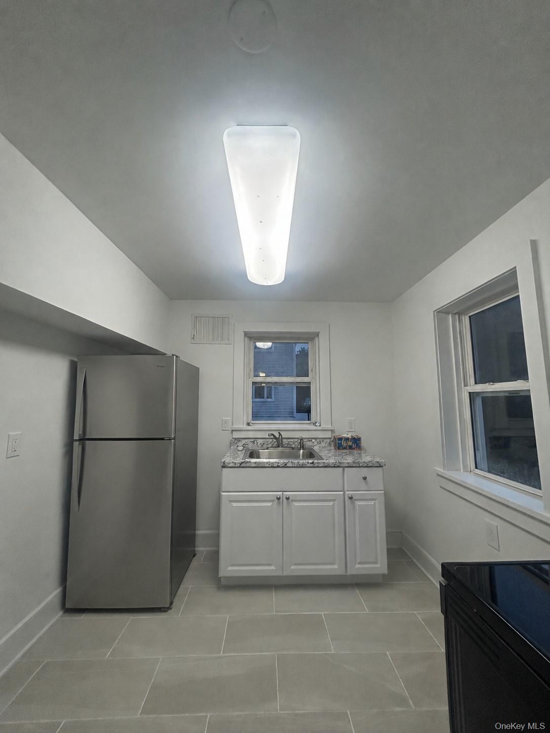 34 Bedford Ave – For Rent photo 5