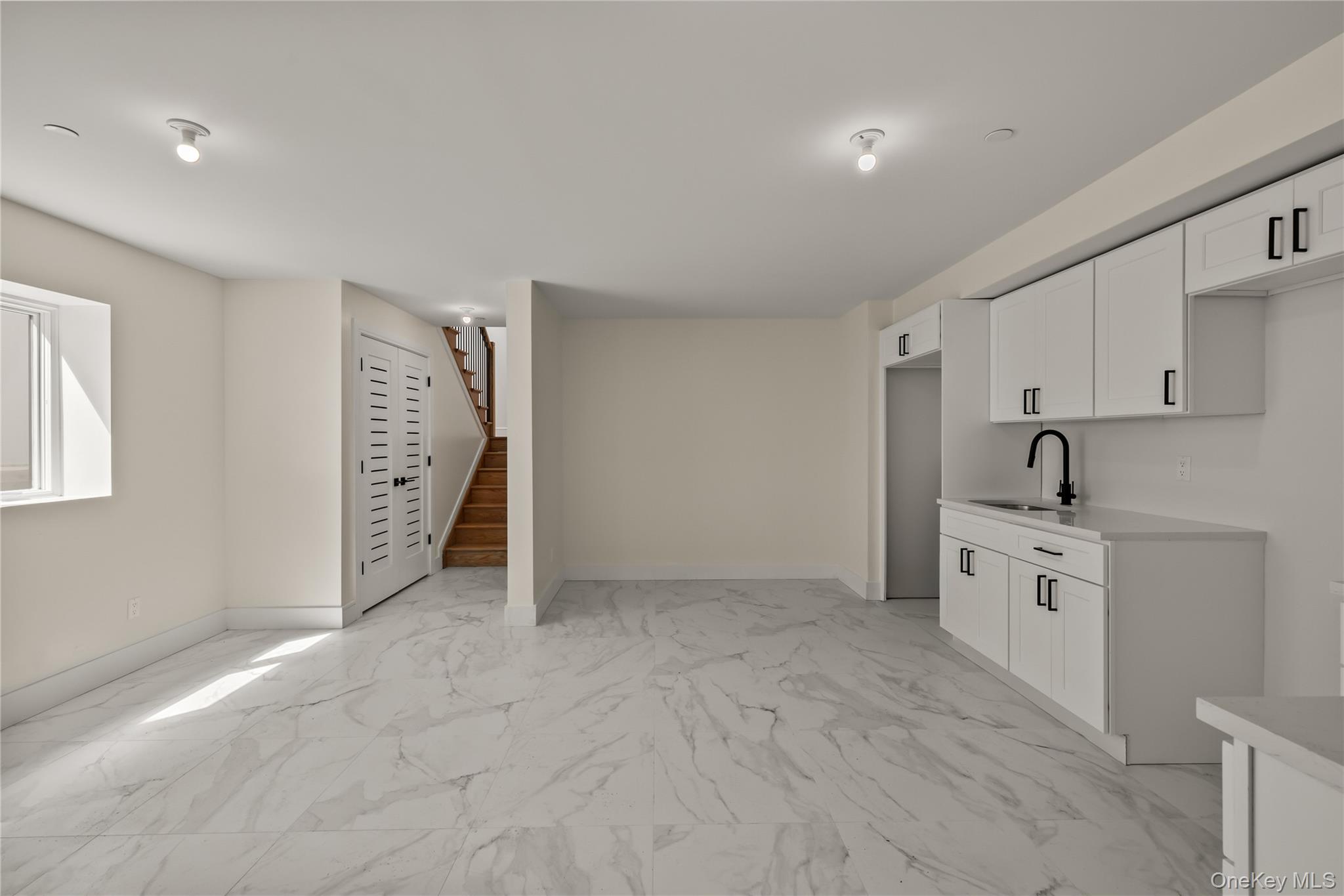 30 E Castle Avenue, Unit #101 photo 39