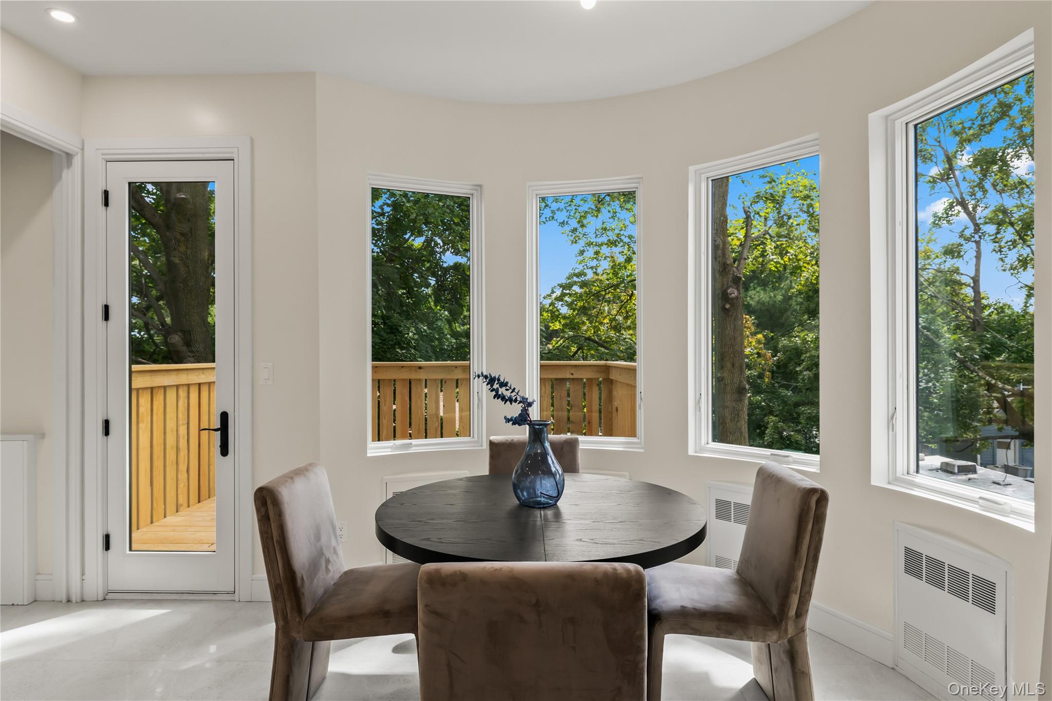 30 E Castle Avenue, Unit #101 photo 24