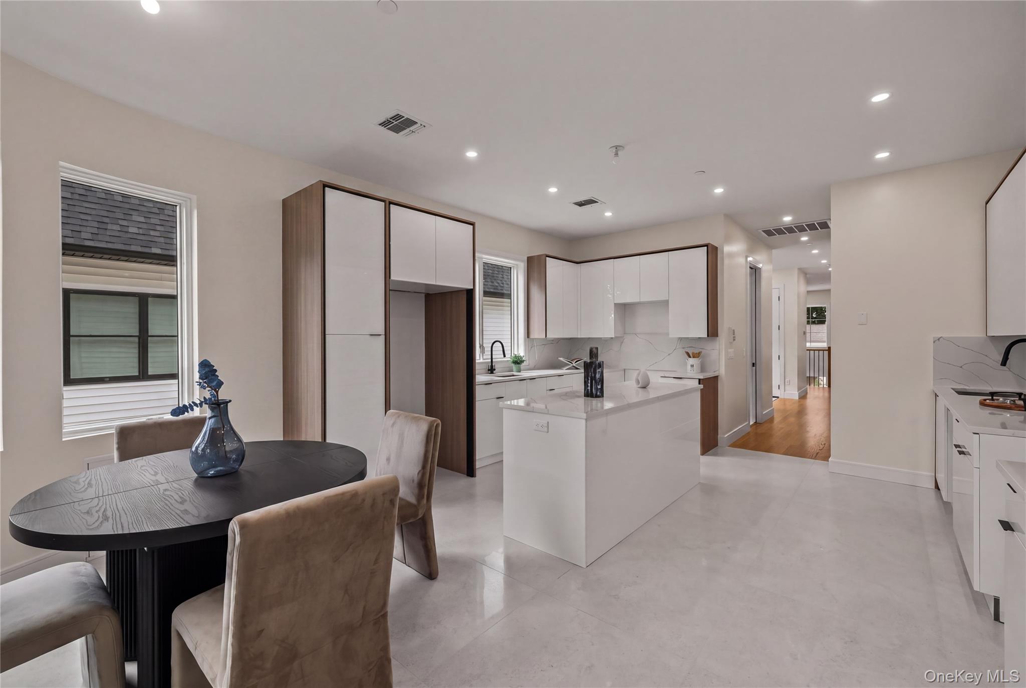 30 E Castle Avenue, Unit #101 photo 22
