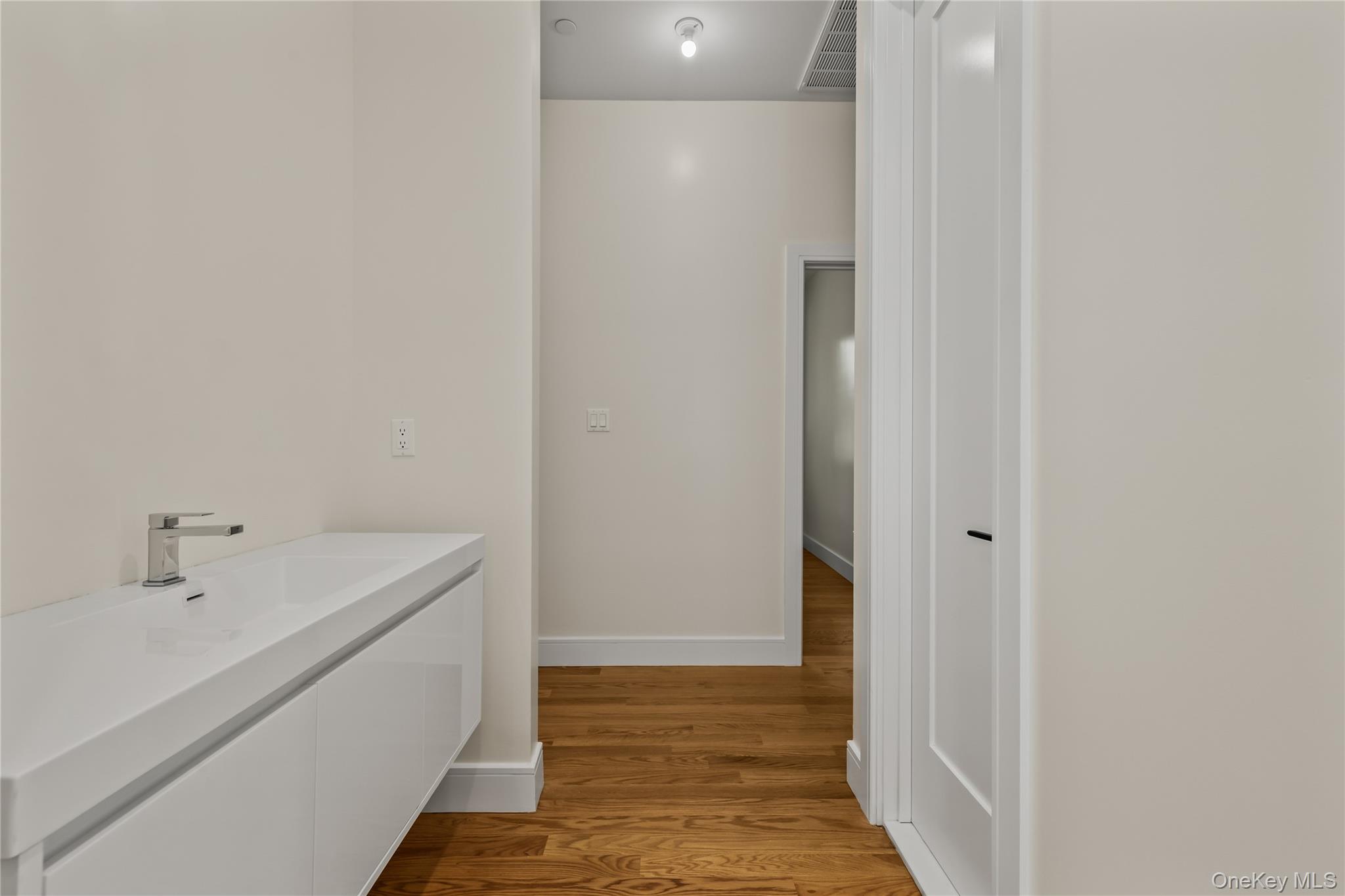30 E Castle Avenue, Unit #101 photo 28