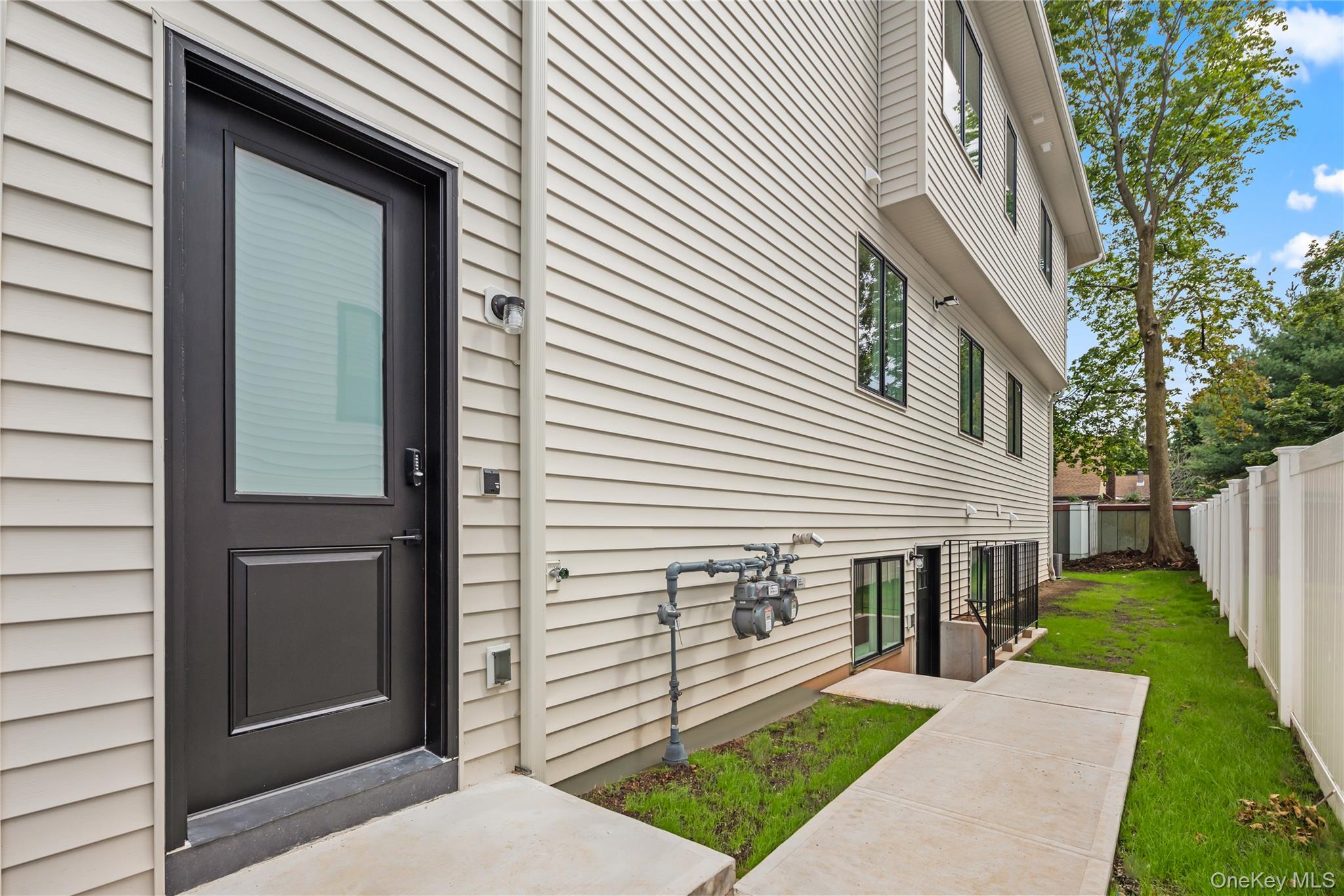 30 E Castle Avenue, Unit #101 photo 4