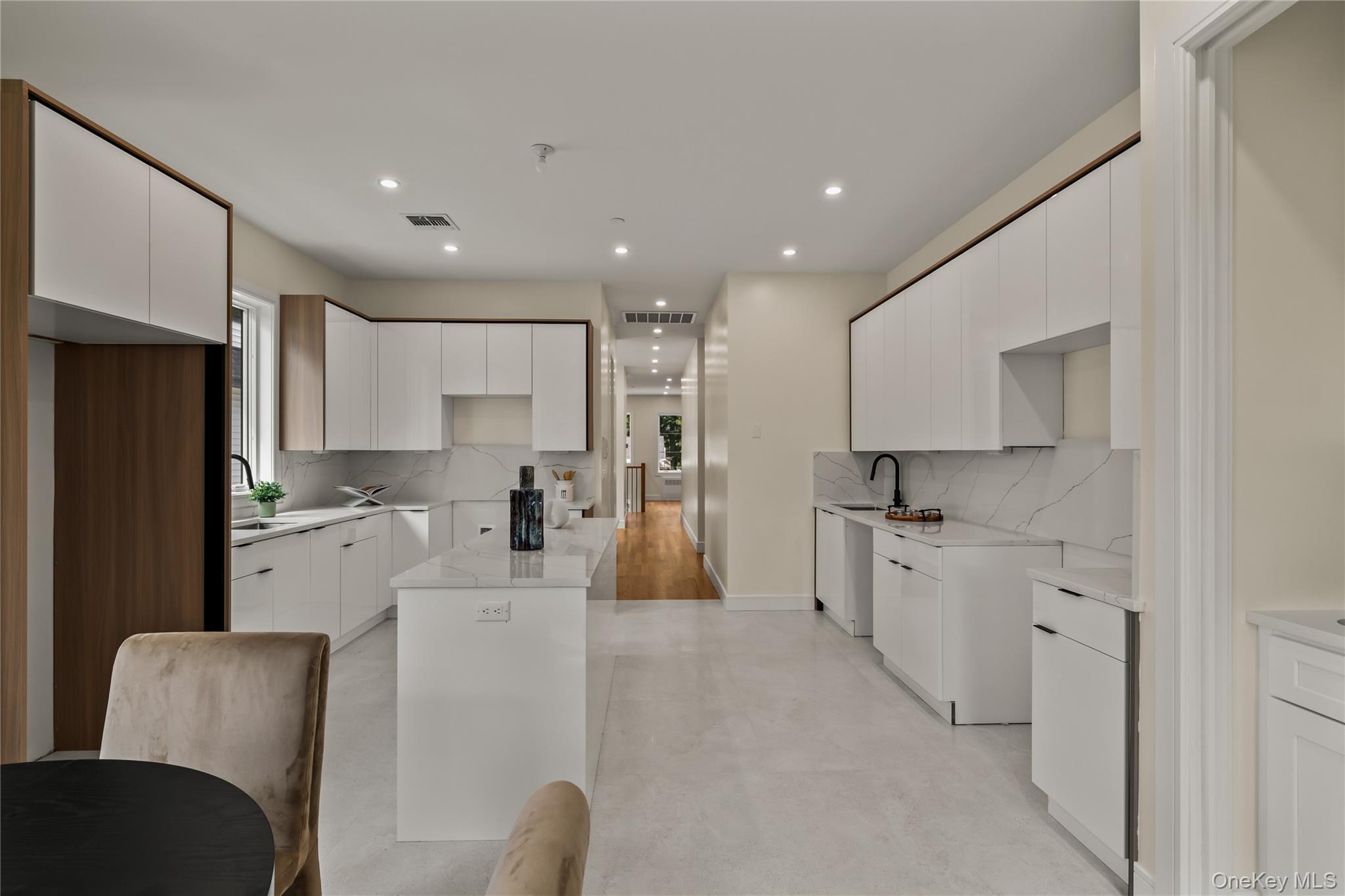 30 E Castle Avenue, Unit #101 photo 23