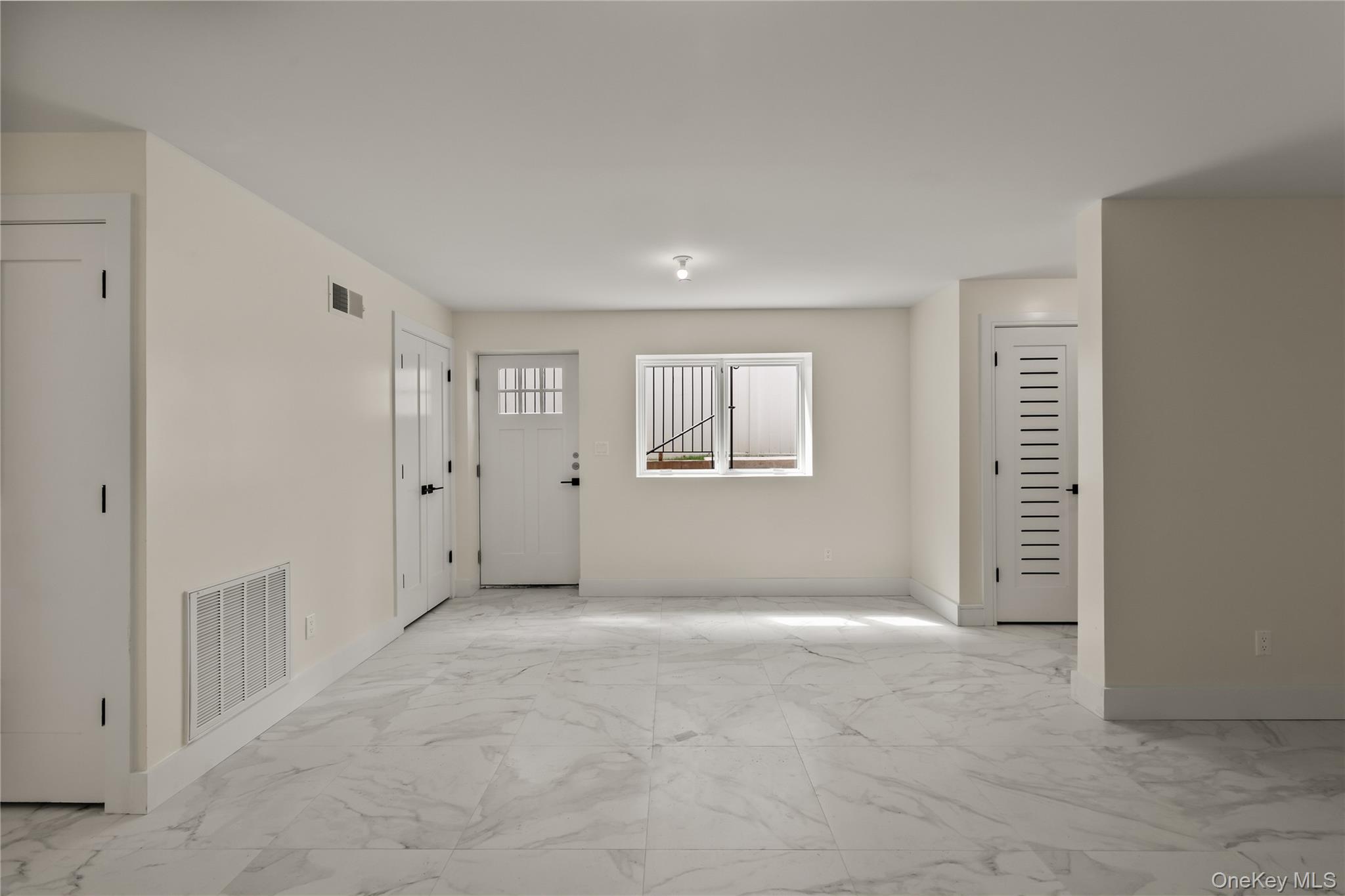 30 E Castle Avenue, Unit #101 photo 40