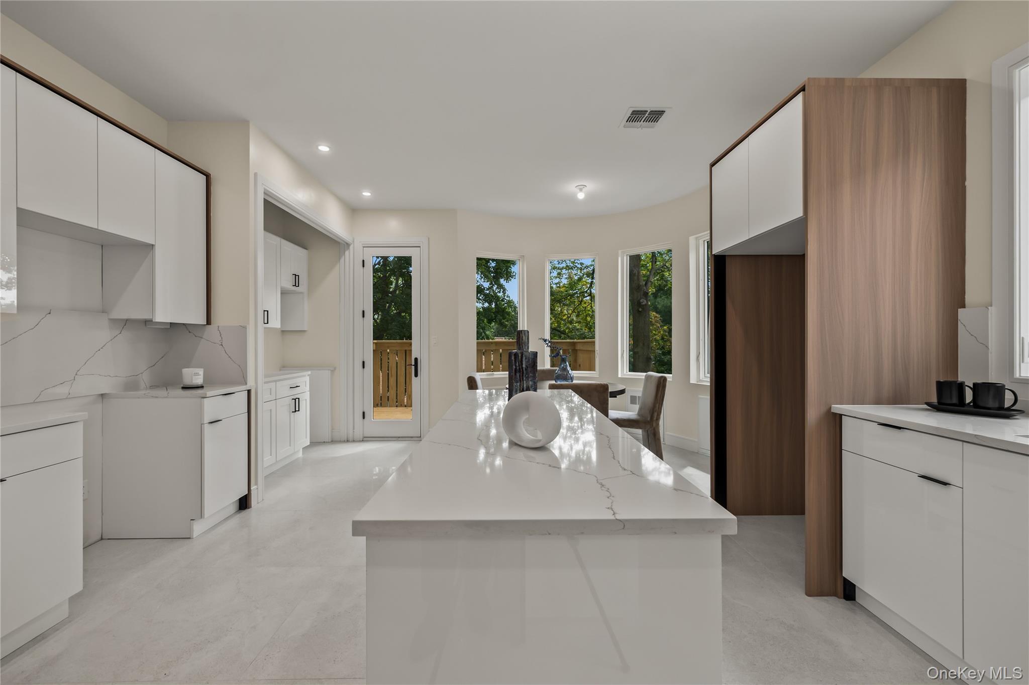 30 E Castle Avenue, Unit #101 photo 21