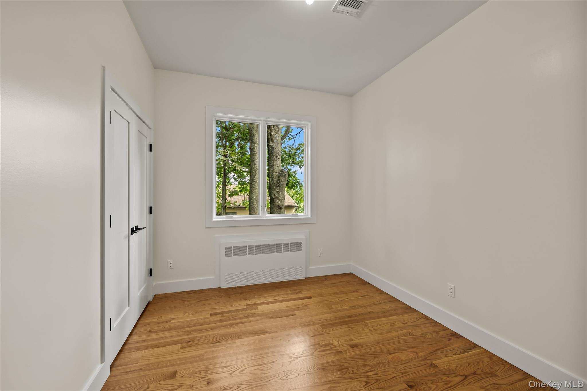 30 E Castle Avenue, Unit #101 photo 35