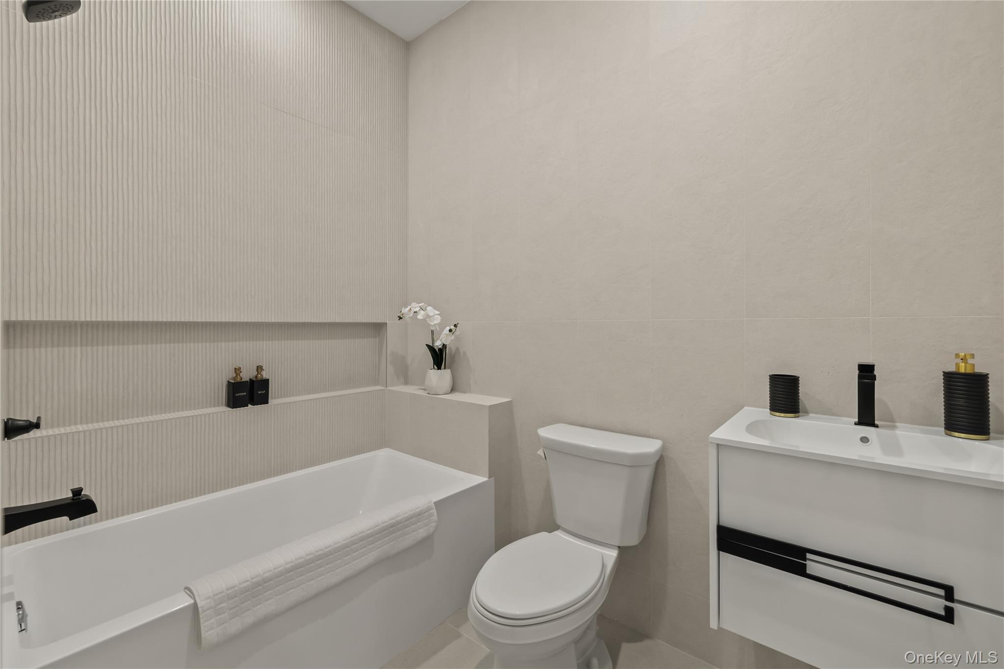 30 E Castle Avenue, Unit #101 photo 33