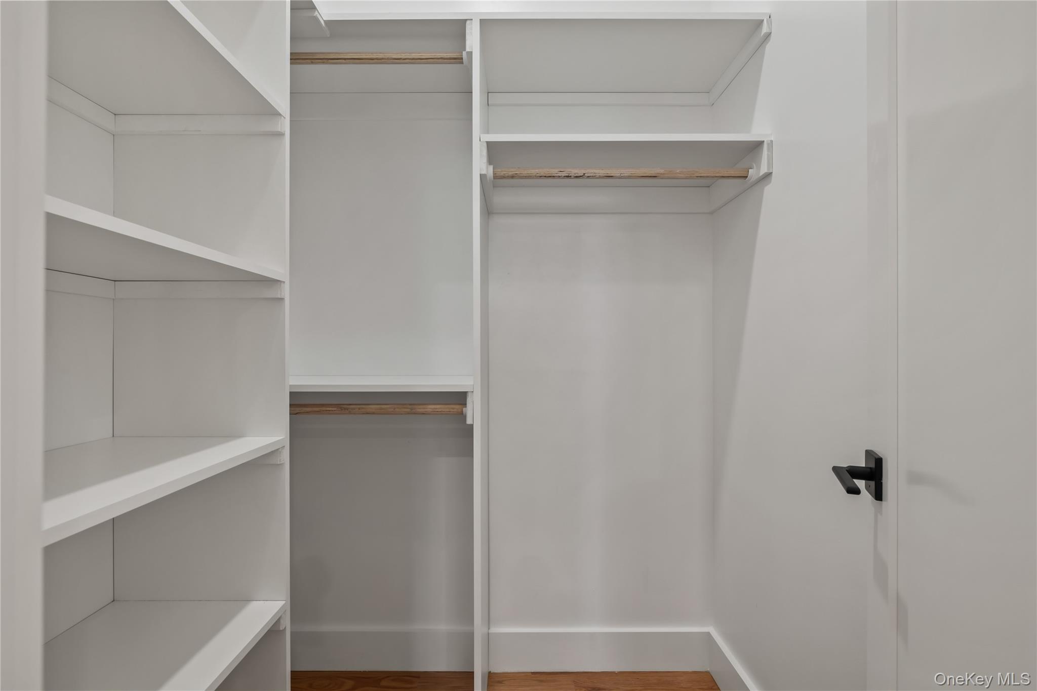 30 E Castle Avenue, Unit #101 photo 32