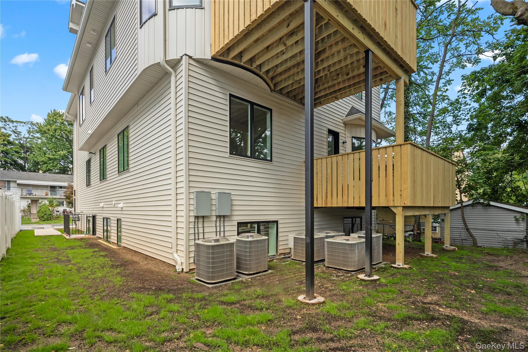 30 E Castle Avenue, Unit #101 photo 5