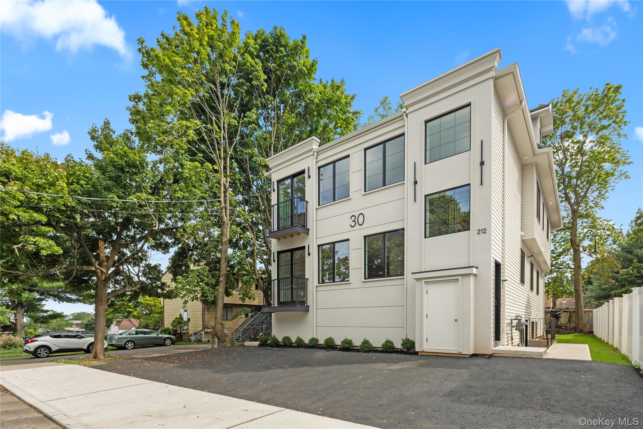30 E Castle Avenue, Unit #101 photo 3