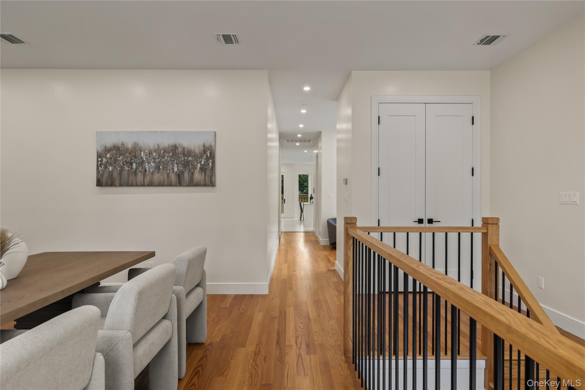 30 E Castle Avenue, Unit #101 photo 16