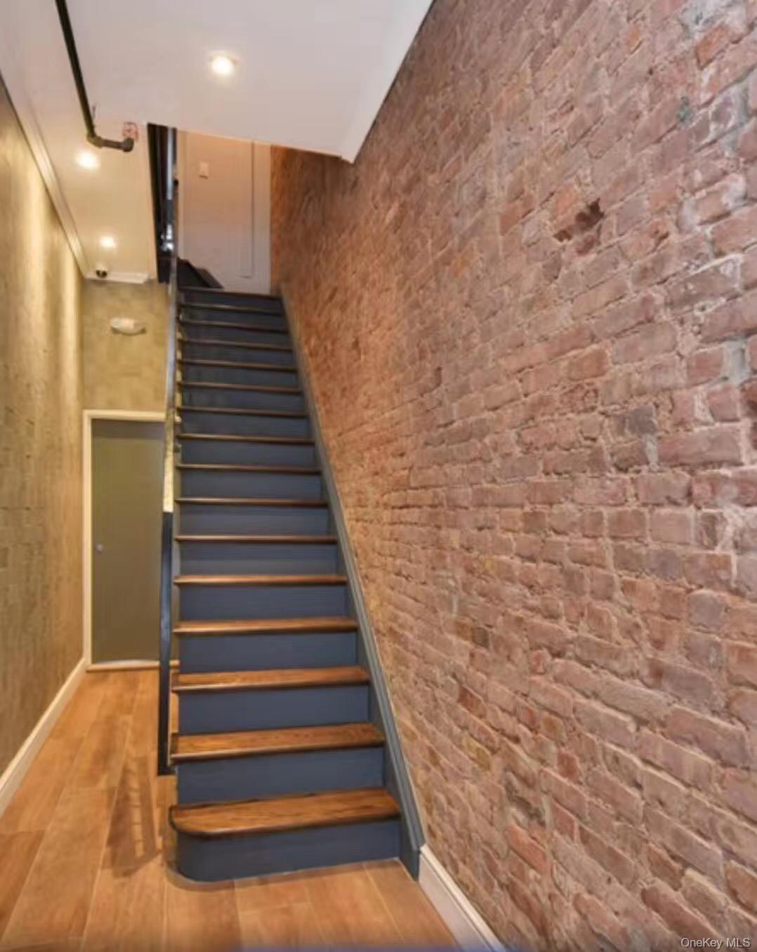 1598 Lexington Avenue, Unit 3 photo 2