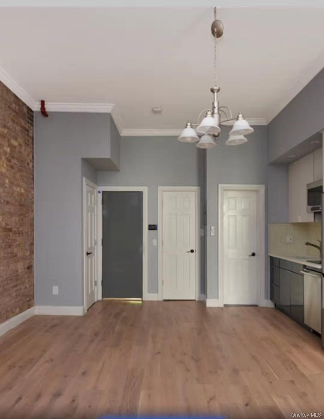 1598 Lexington Avenue, Unit 3 photo 3