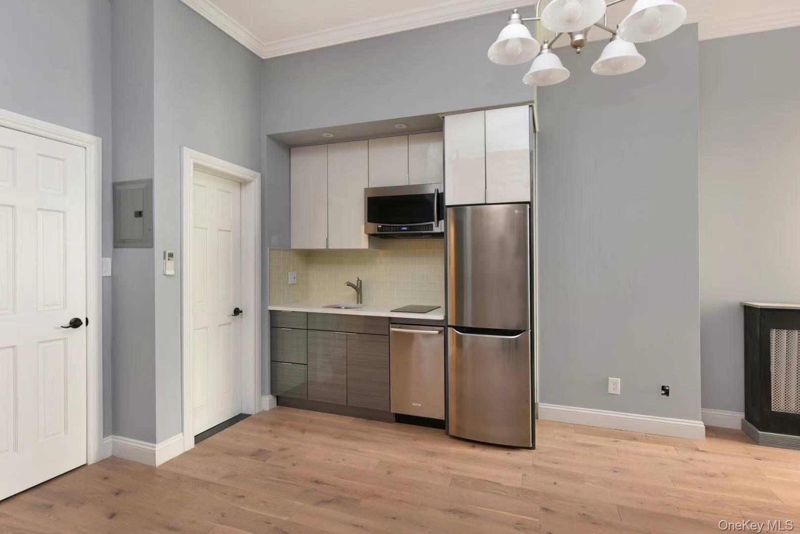1598 Lexington Avenue, Unit 3 photo 5