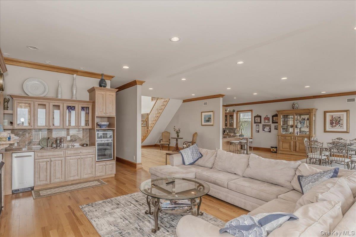 672 Dune Road – For Rent photo 9