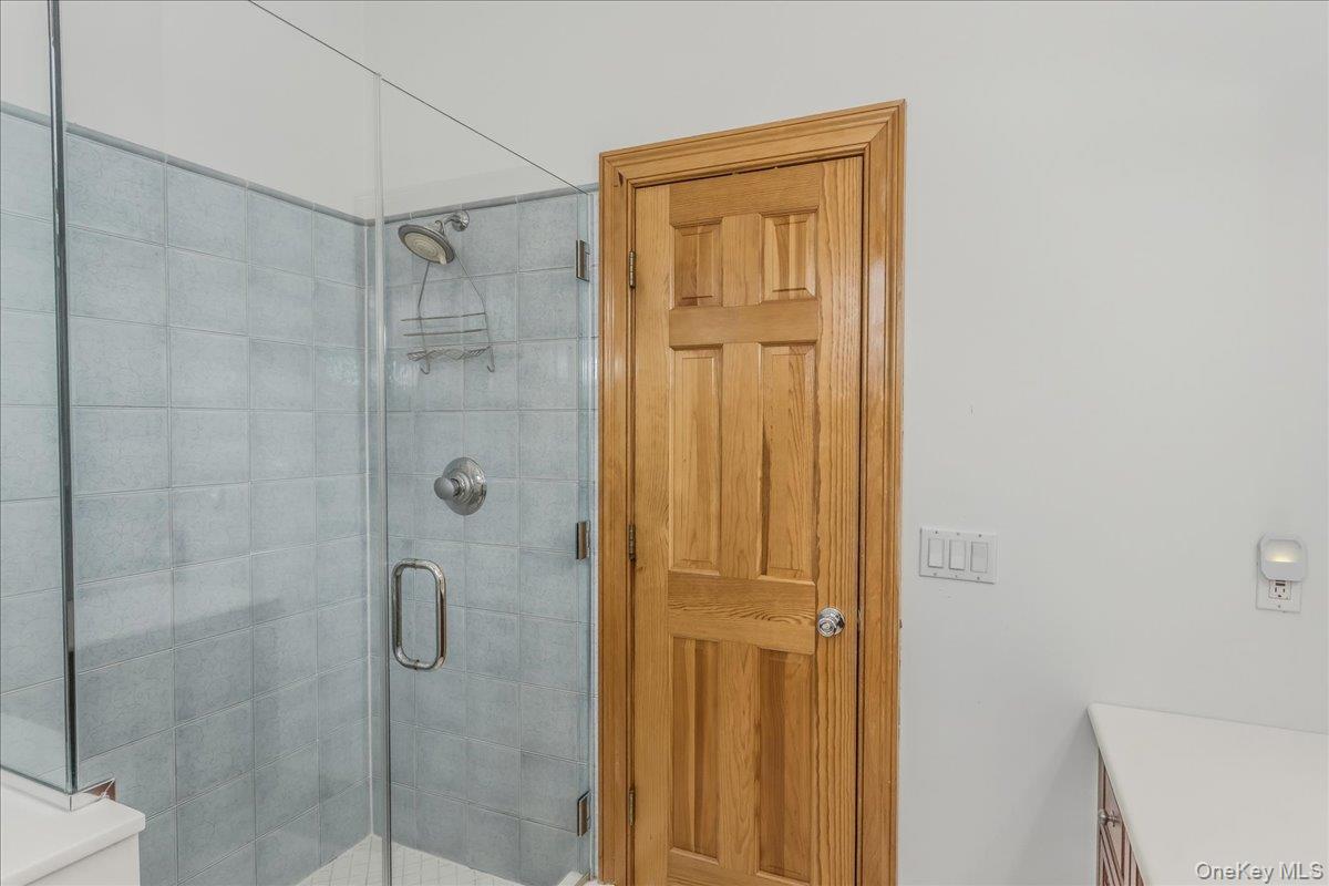 672 Dune Road – For Rent photo 28
