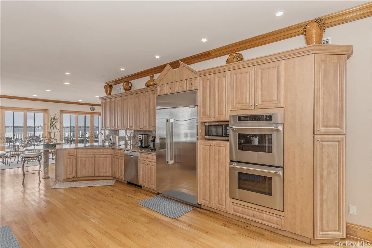 672 Dune Road – For Rent photo 14