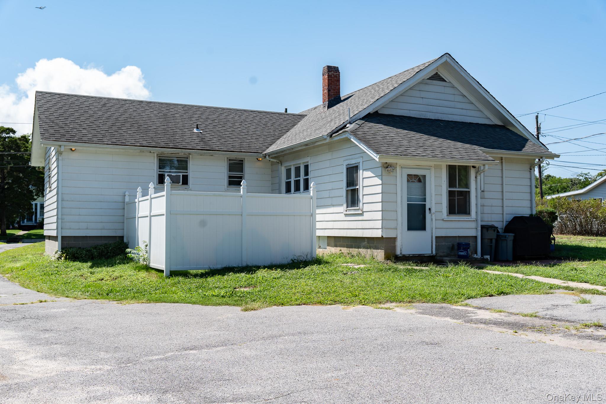 1405 Bay Avenue – For Sale photo 3