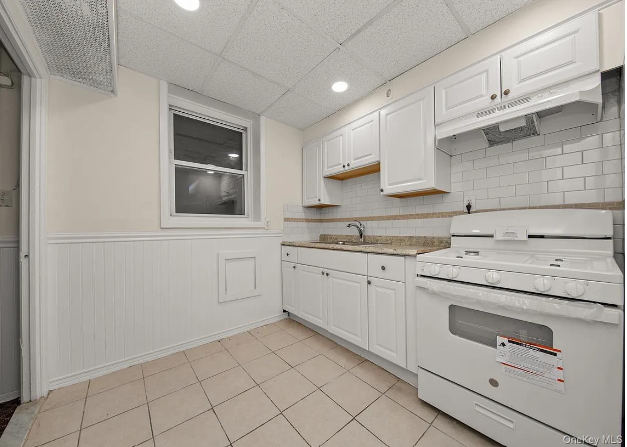 5942 164th Street, Unit 1 photo 8