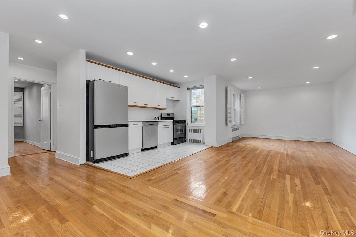 140-35 Burden Crescent, Unit 608 photo 4
