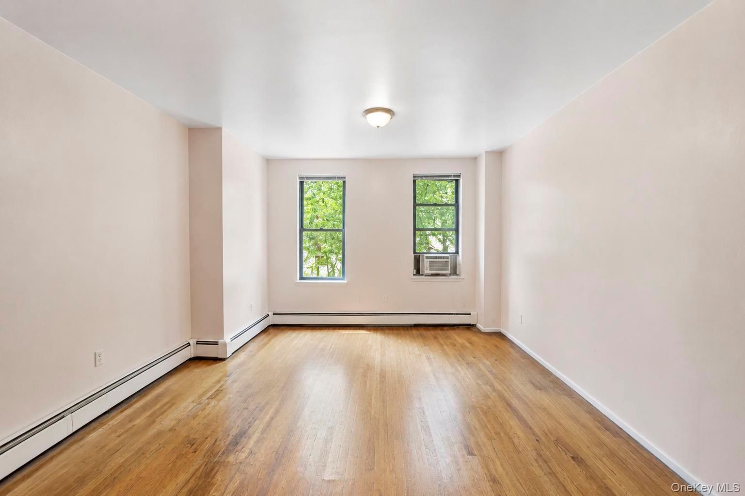 425 Barbey Street – For Sale photo 2