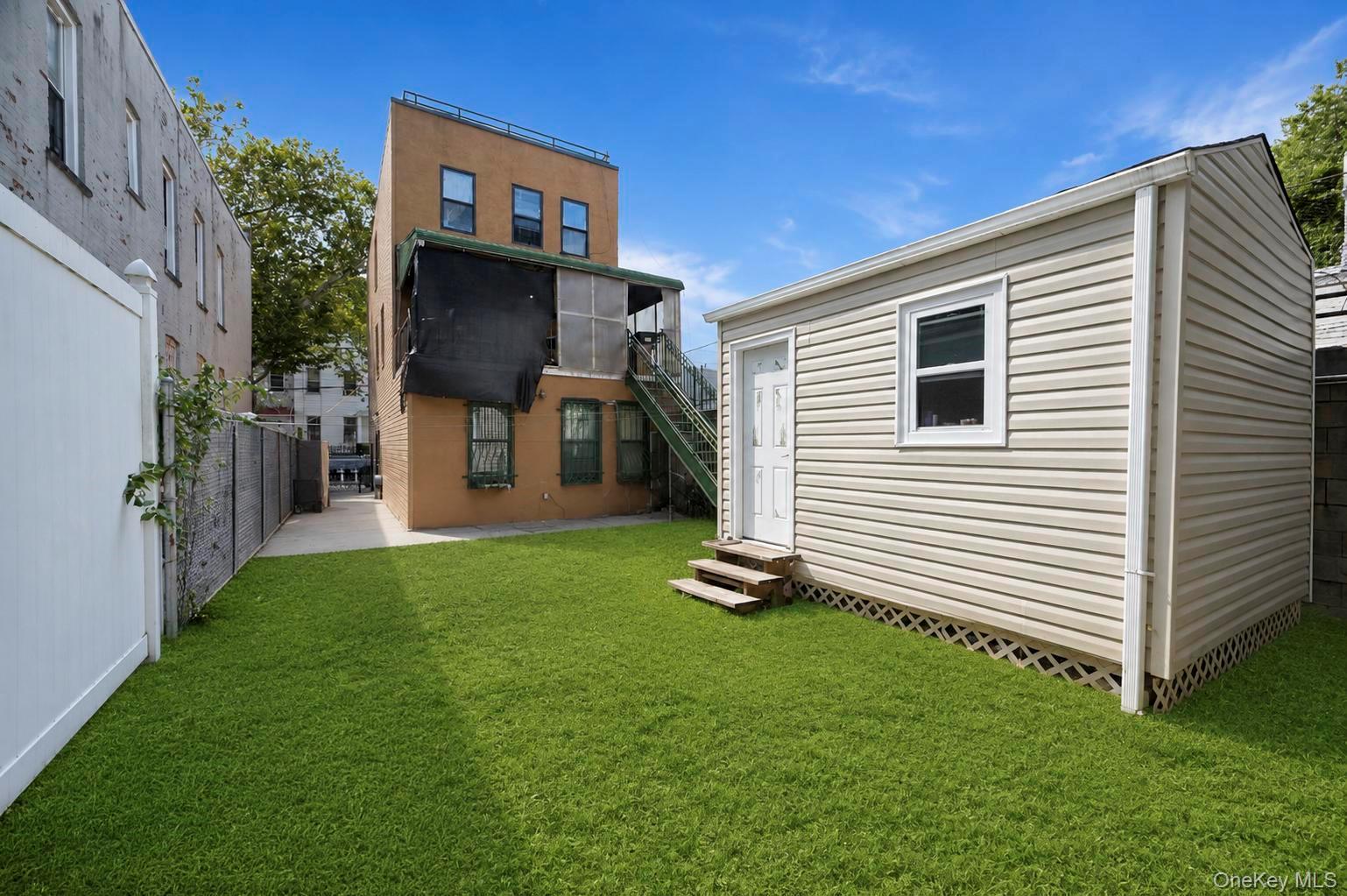 425 Barbey Street – For Sale photo 38