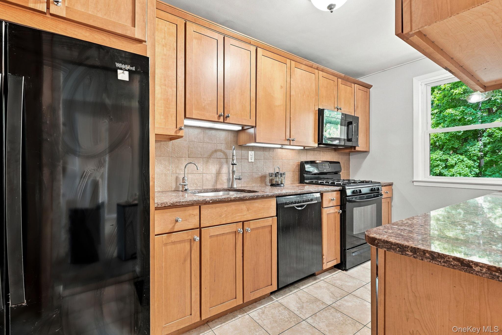 19 Avon Circle, Unit D photo 7