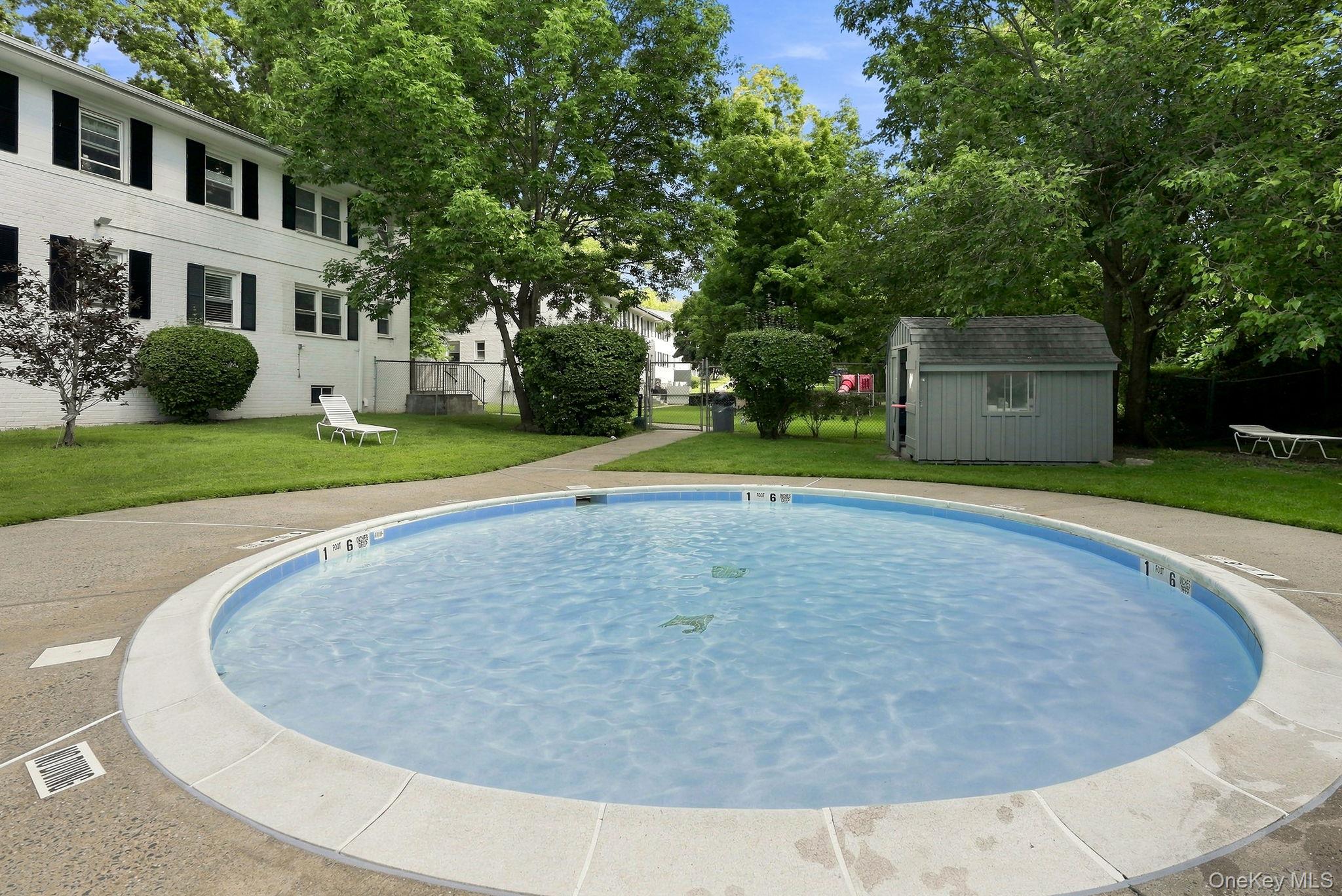 19 Avon Circle, Unit D photo 13