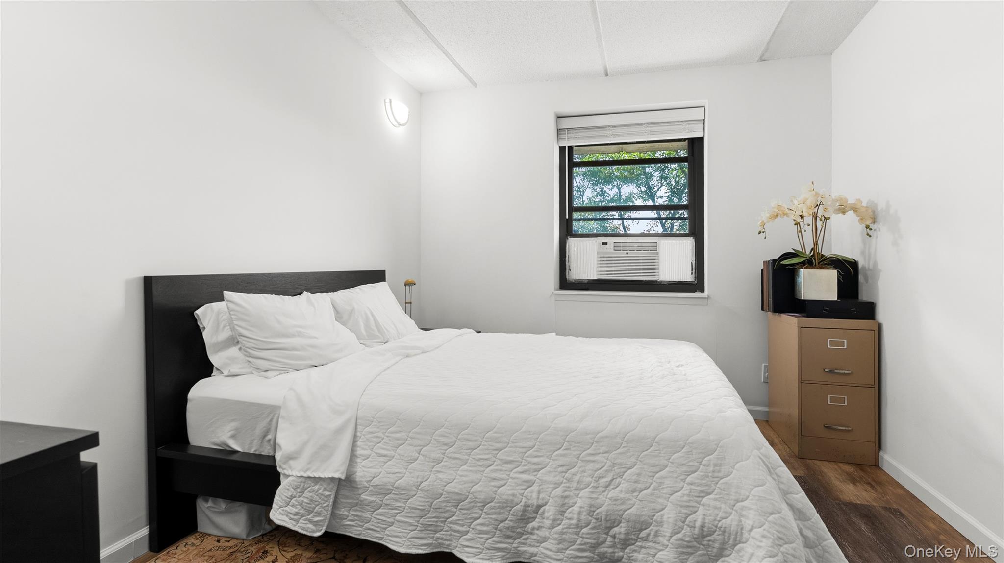1376 Midland Avenue, Unit 404 photo 7